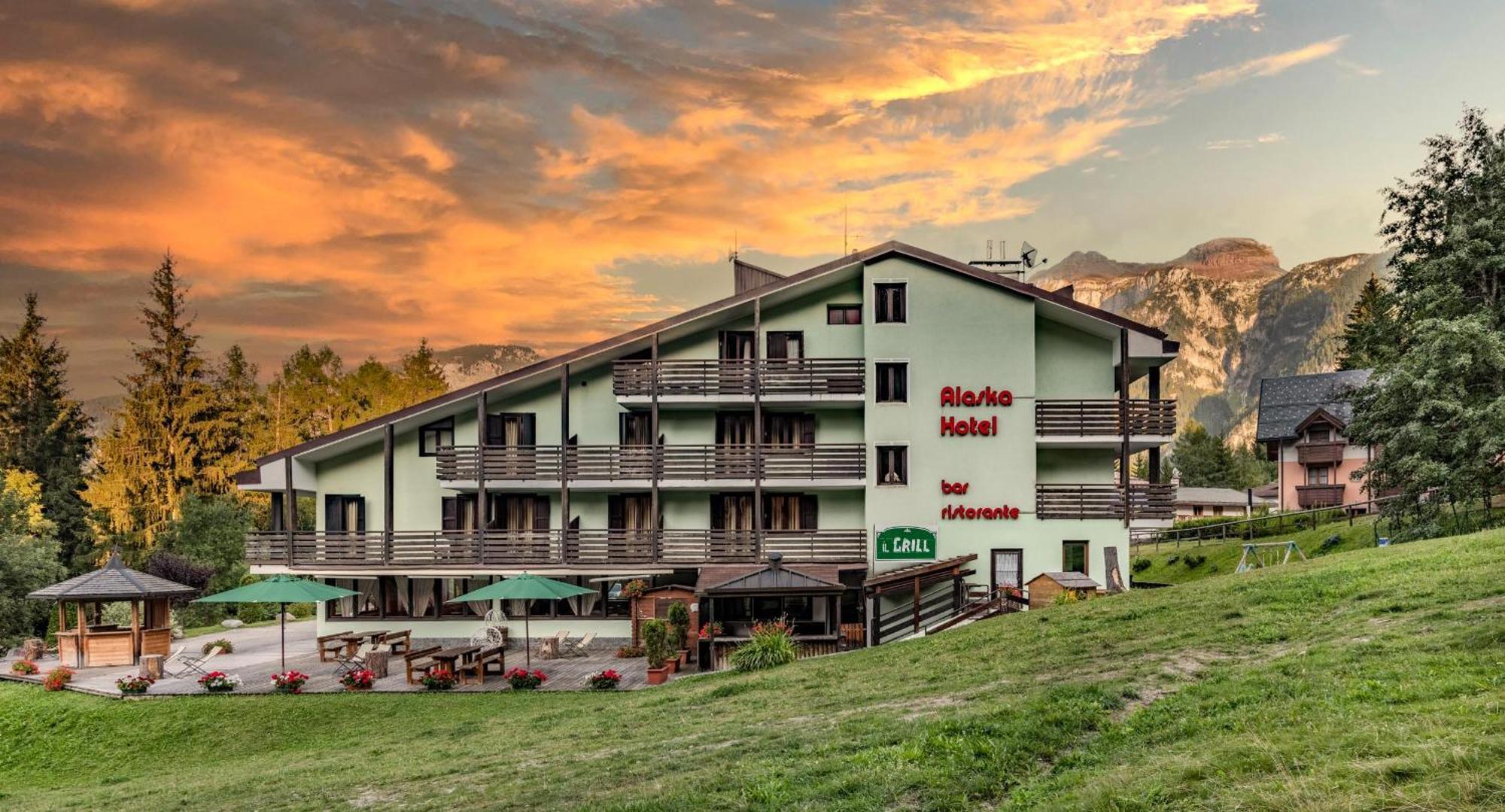 Hotel Alaska Folgarida Exterior foto